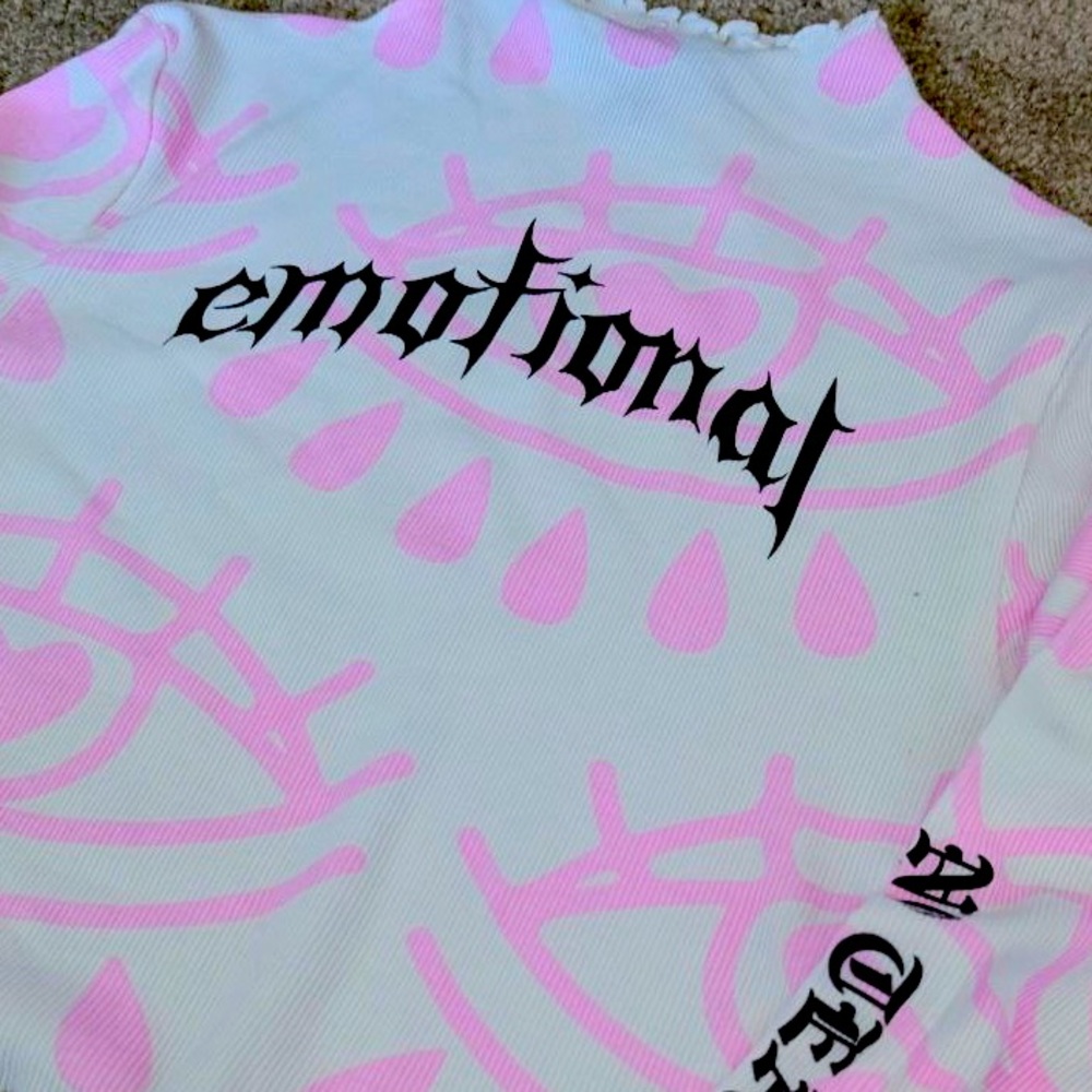 Forever 21 Emotional Long Sleeve Crop Top - Size M